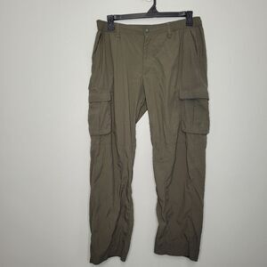 North Face green gorpcore utility cargo hiking out door pants size 36 short